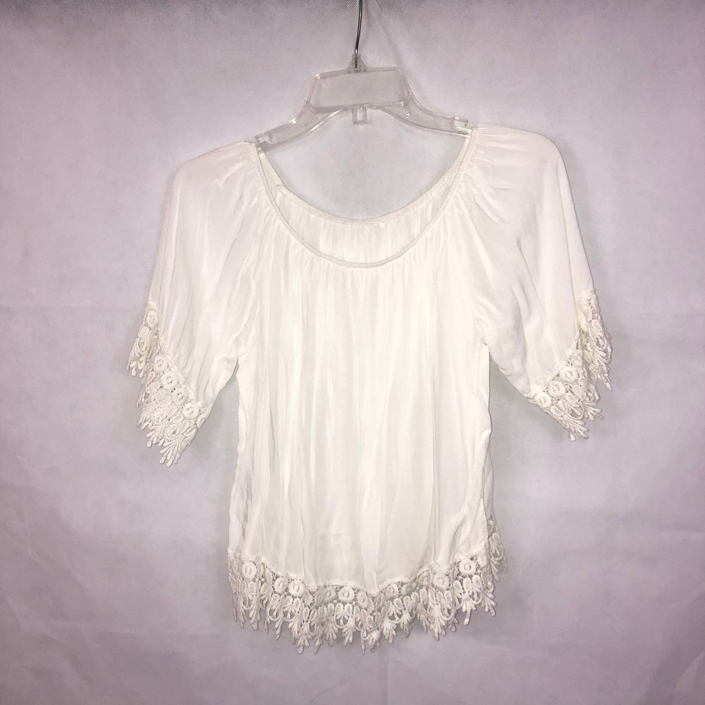 White Off The Shoulder Lace Top Size Small